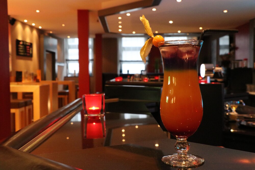 Hotel Bar