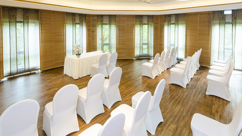 Indoor wedding