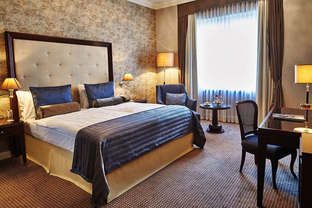 Steigenberger Frankfurter Hof, Frankfurt, Germany - Superior room