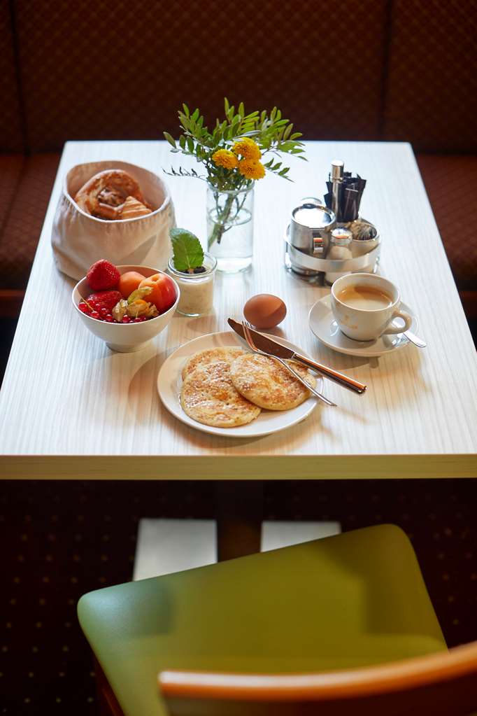 Restaurant Breakfast