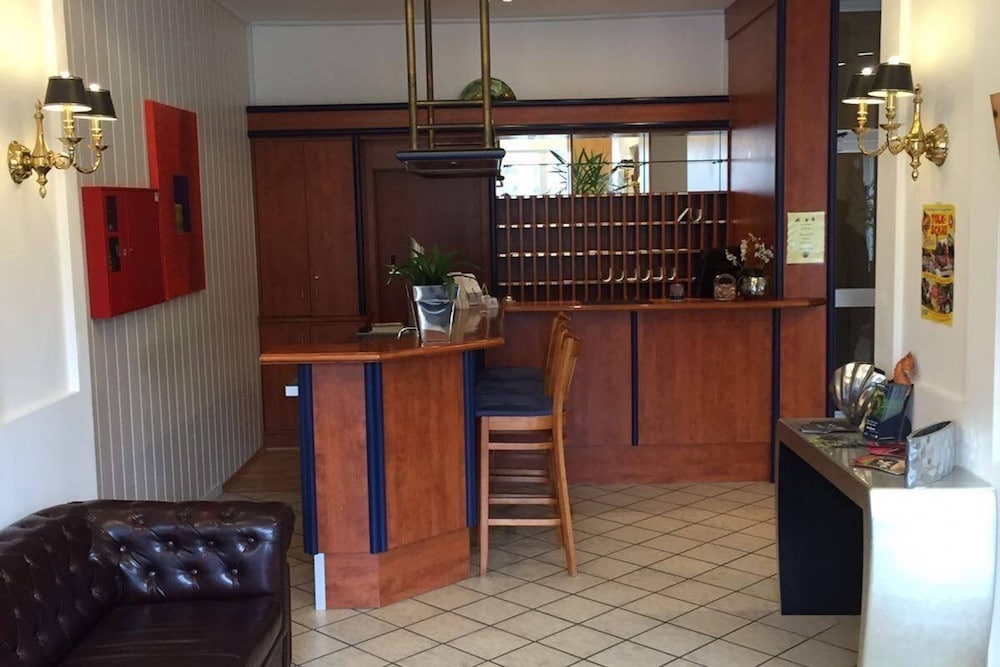 Check-in/check-out kiosk