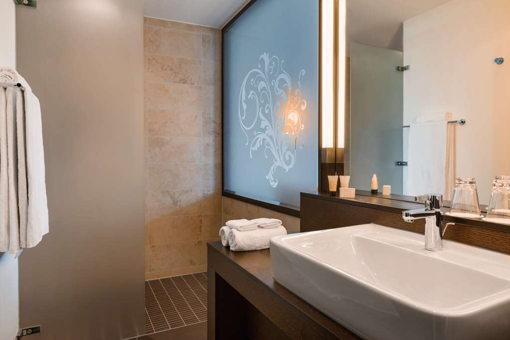 hotel infinity munich deluxe Dusche Shower