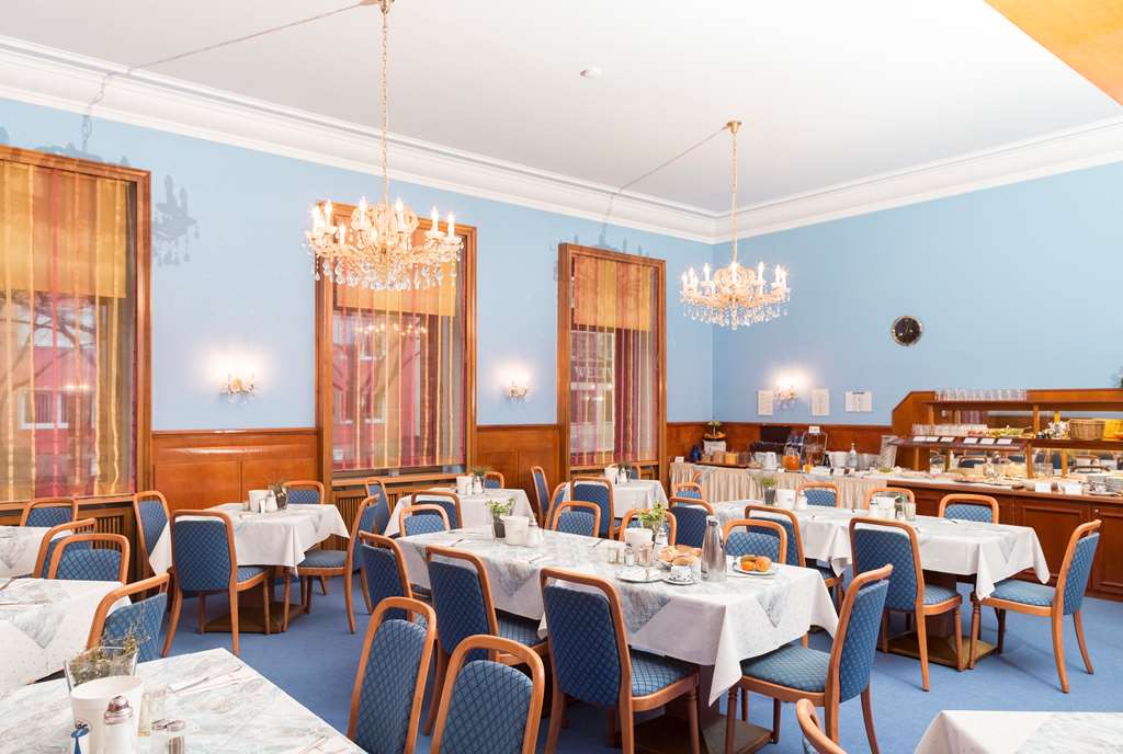 Breakfast room TOP Hotel Amberger Wuerzburg