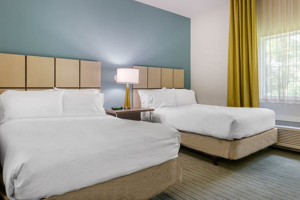 Candlewood Suites Fort Myers Sanibel Gateway an IHG Hotel - photo 4