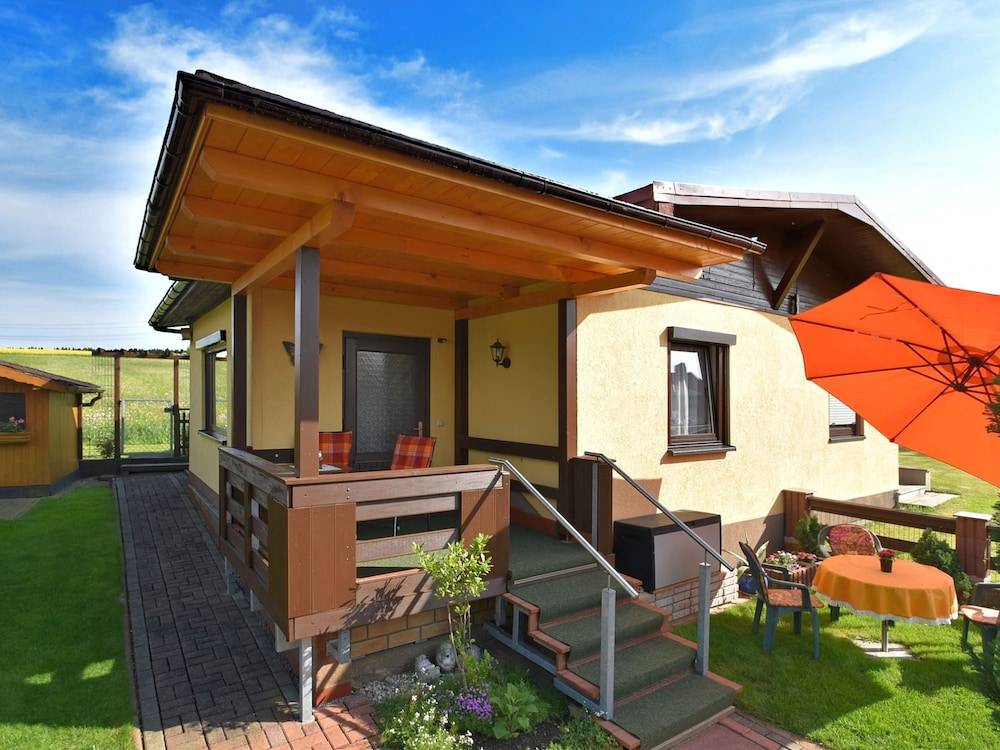 Cozy Holiday Home in Großbreitenbach near Schwarza Valley