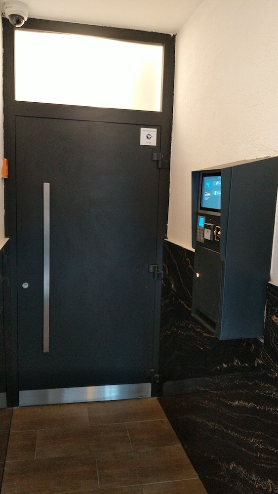 Check-in/check-out kiosk