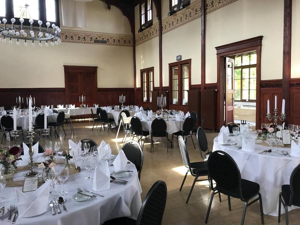 Banquet hall