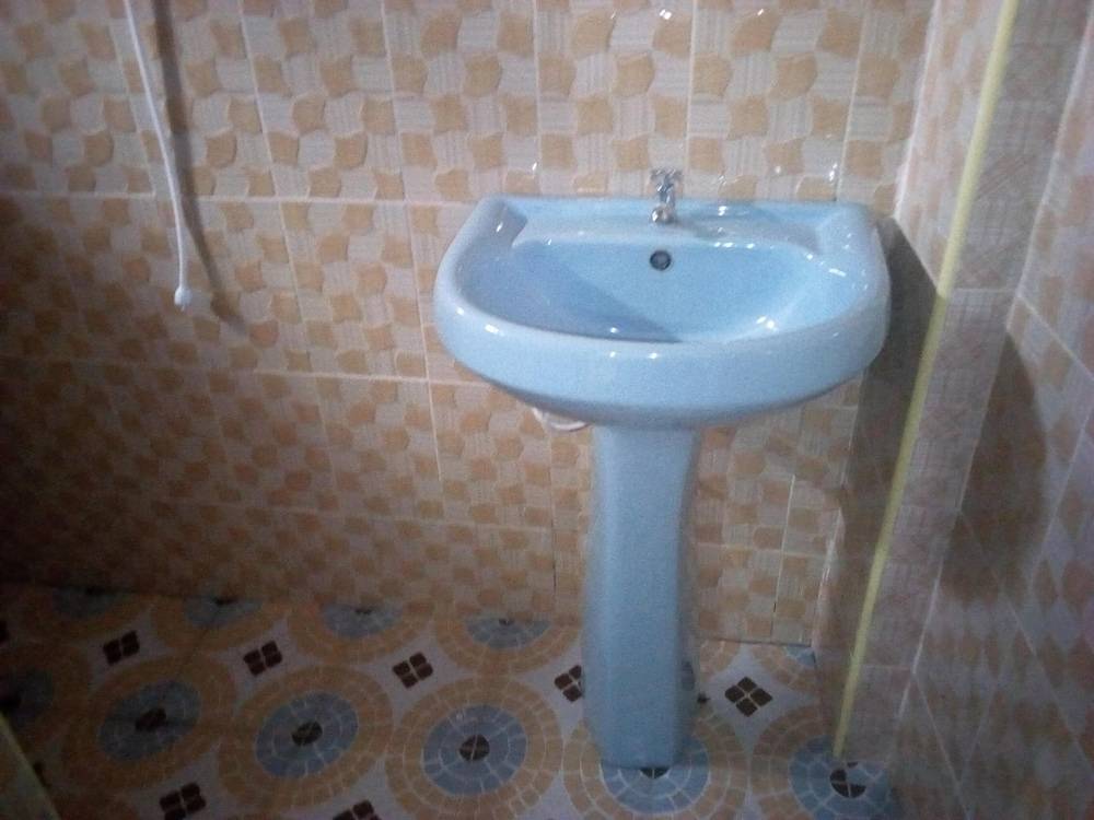 Bathroom sink