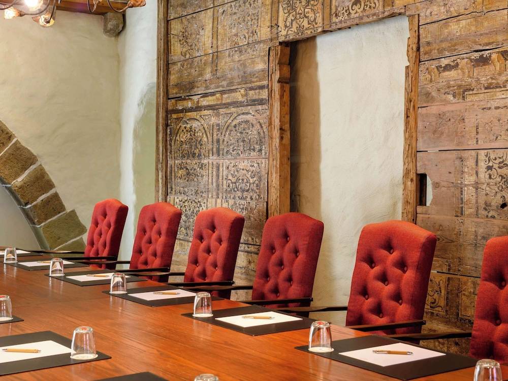 Meeting facility