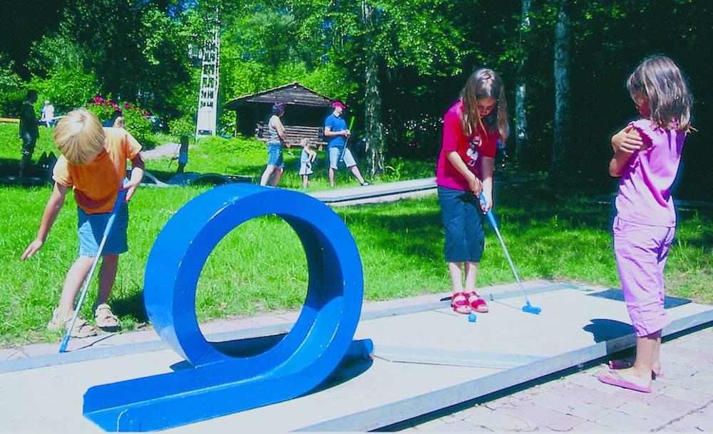 Mini-golf