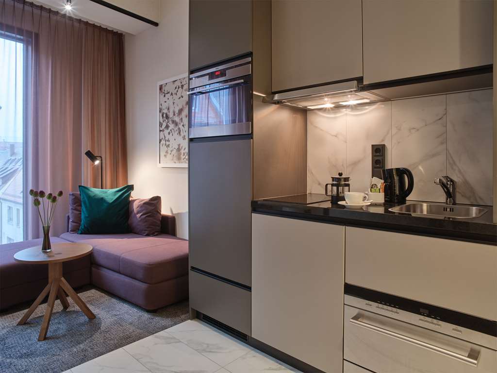 adina apartment hotel nuremberg studio kitchen