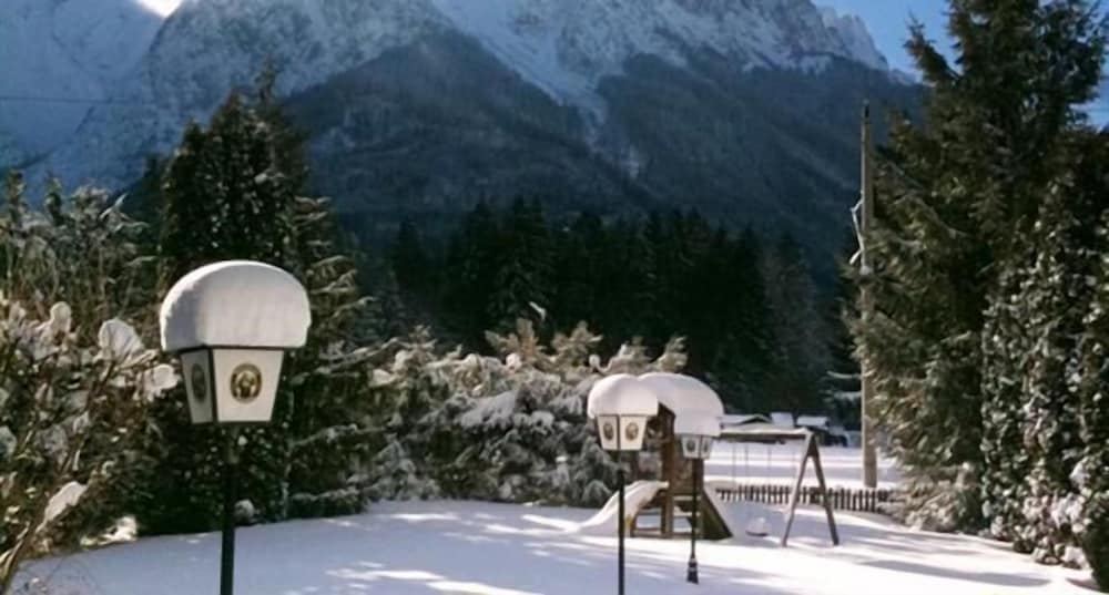 Children's play area - outdoor