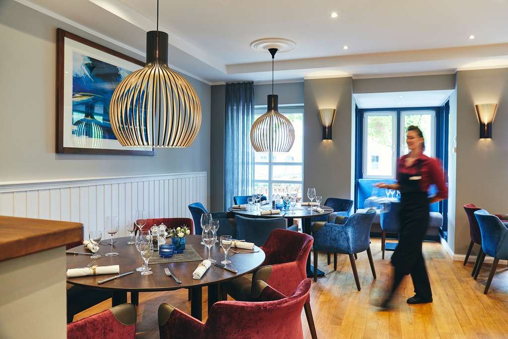 Restaurant and breakfast area