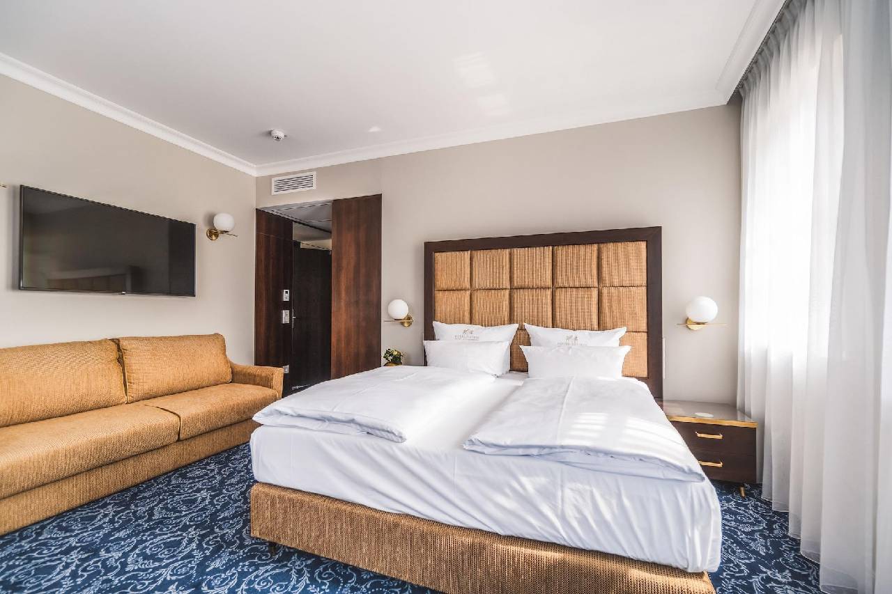 Guest room