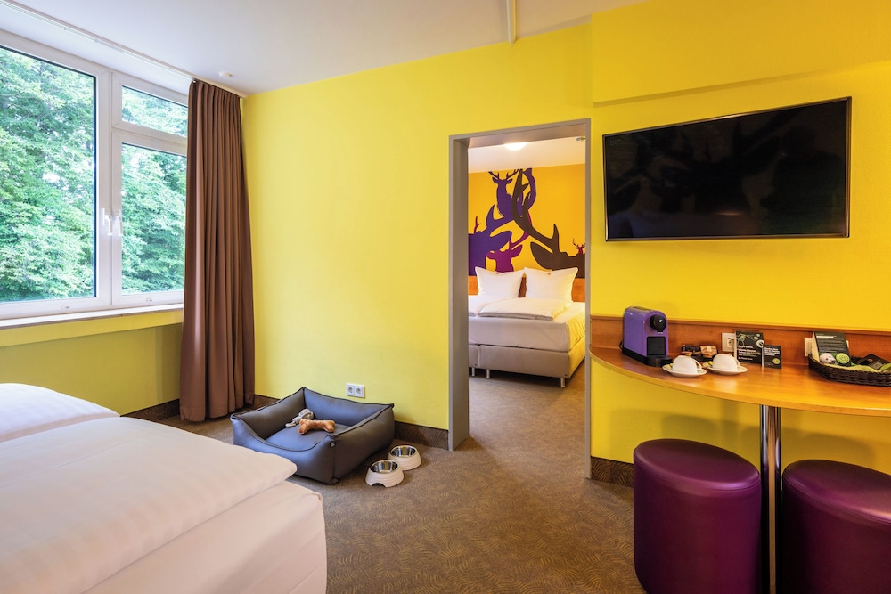 Pet-friendly amenities
