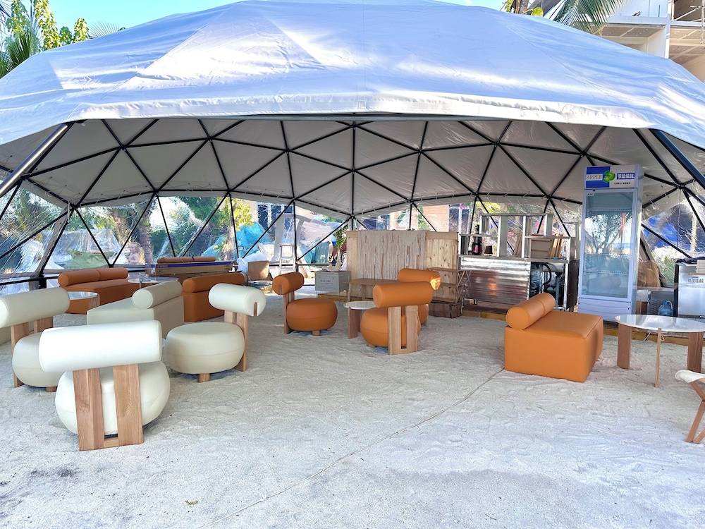 Beach bar