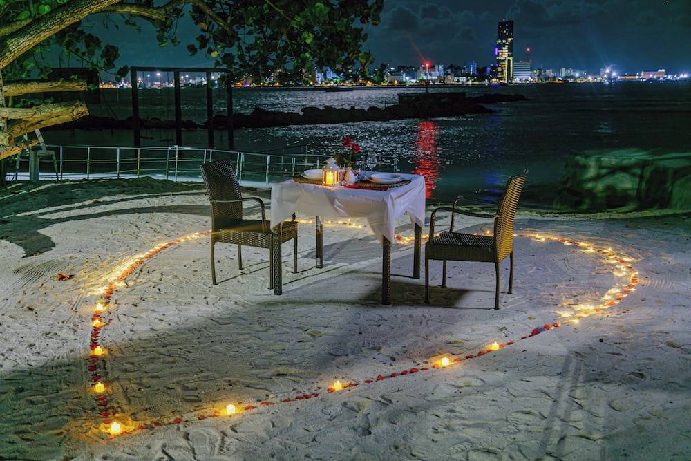 Couples dining