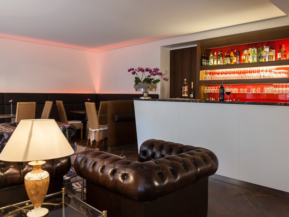 Hotel Bar