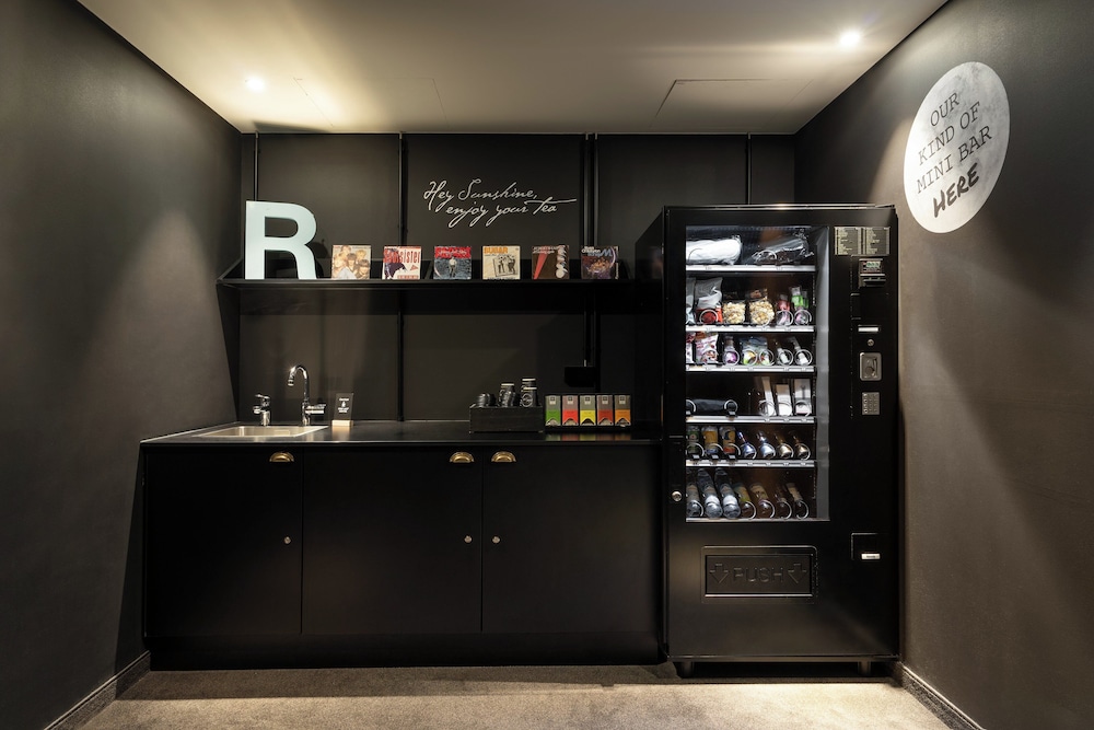 Snack bar