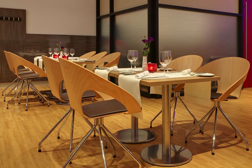 IntercityHotel Berlin Hauptbahnhof, Germany - Restaurant