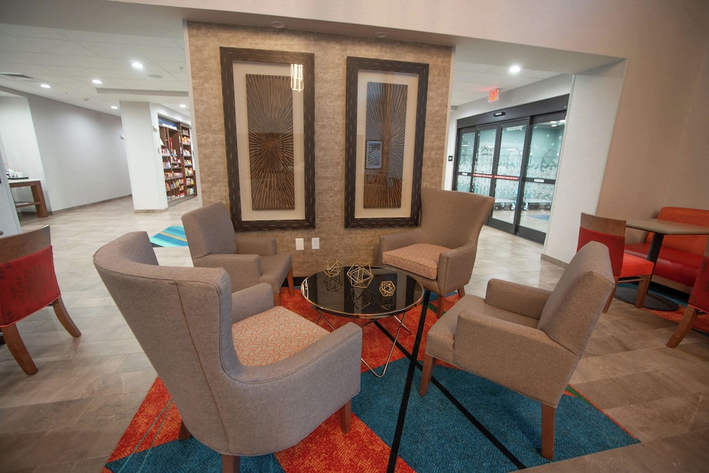 Hampton Inn & Suites Oklahoma City Quail Springs - photo 2