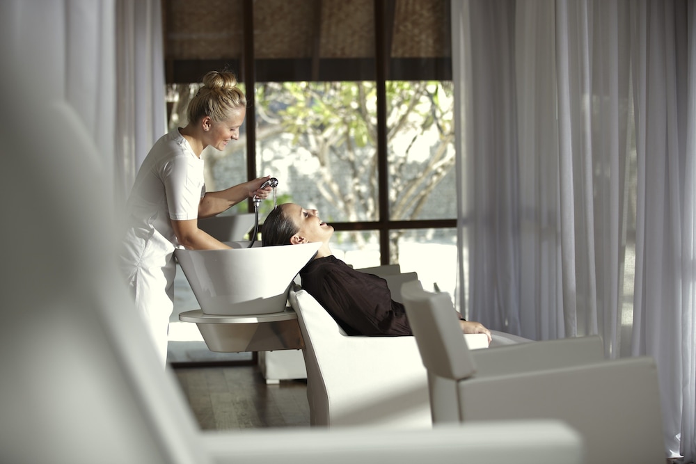 Hair salon