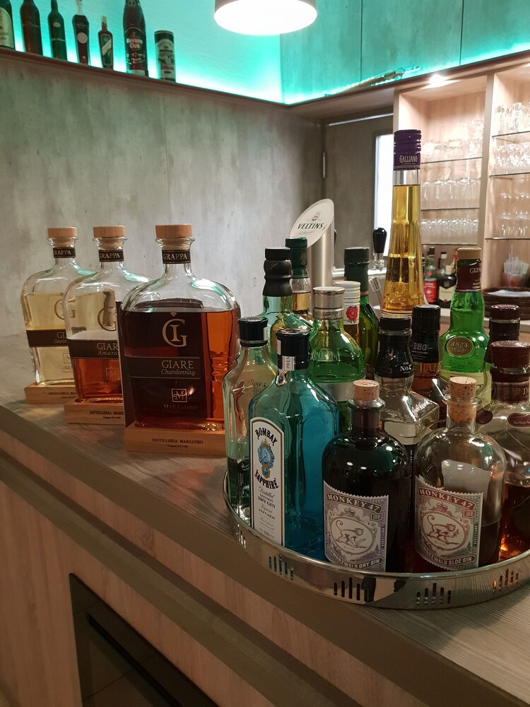 Hotel Lounge