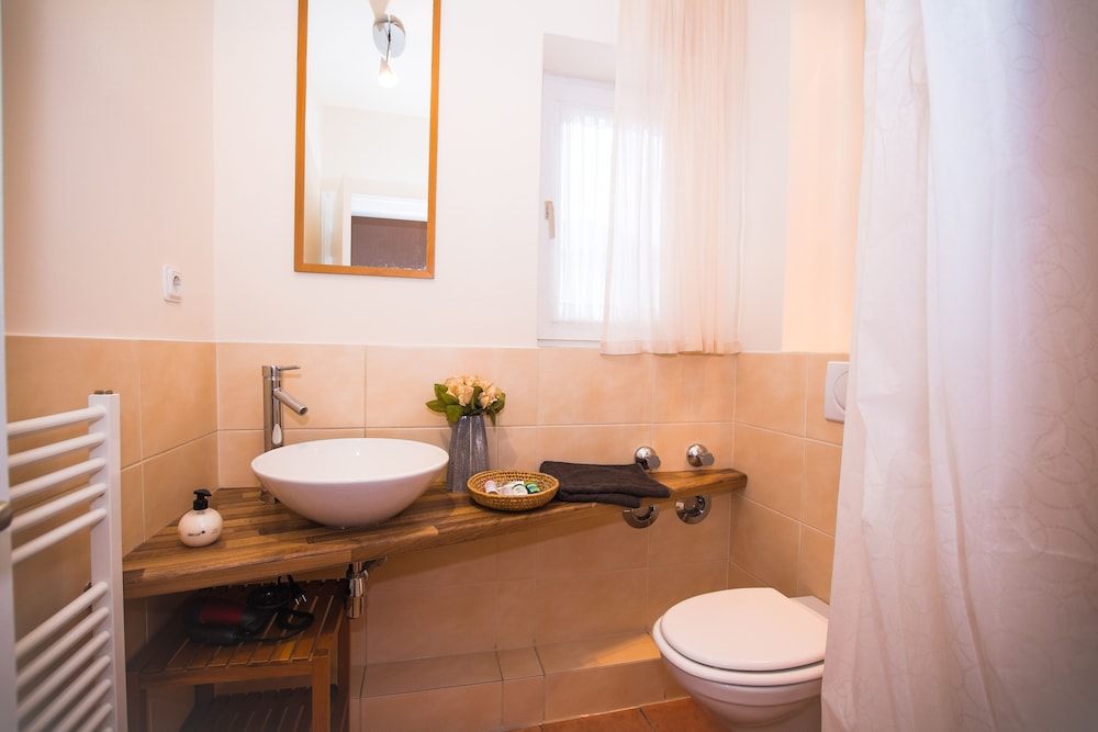 a domo Apartments Mülheim Apartments Lofts & Hostel Rooms short or longterm single or grouptravel