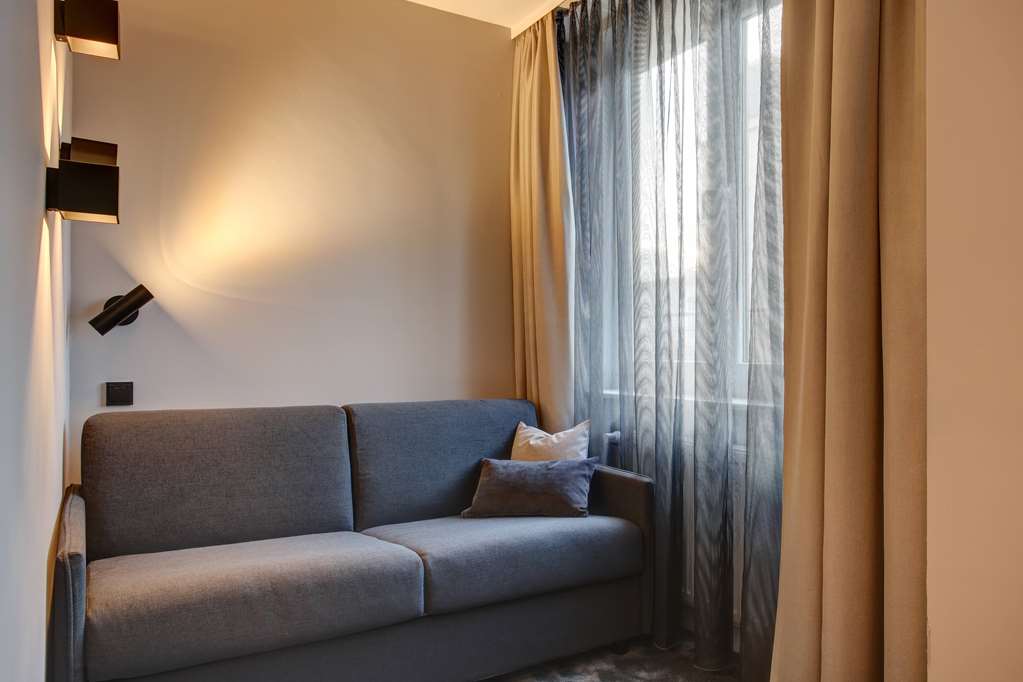 Guest room