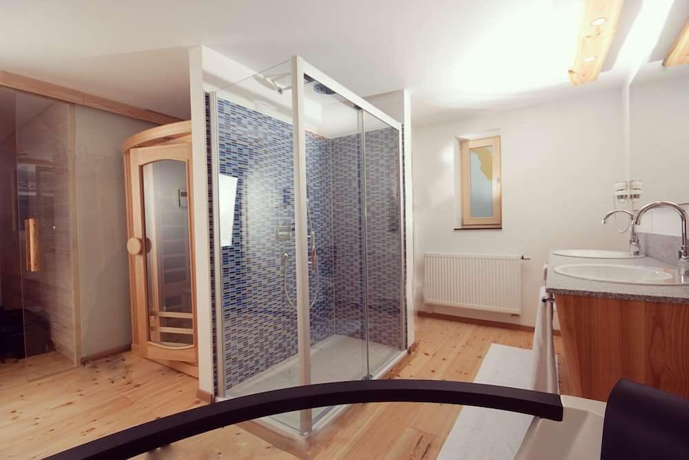 Bathroom shower