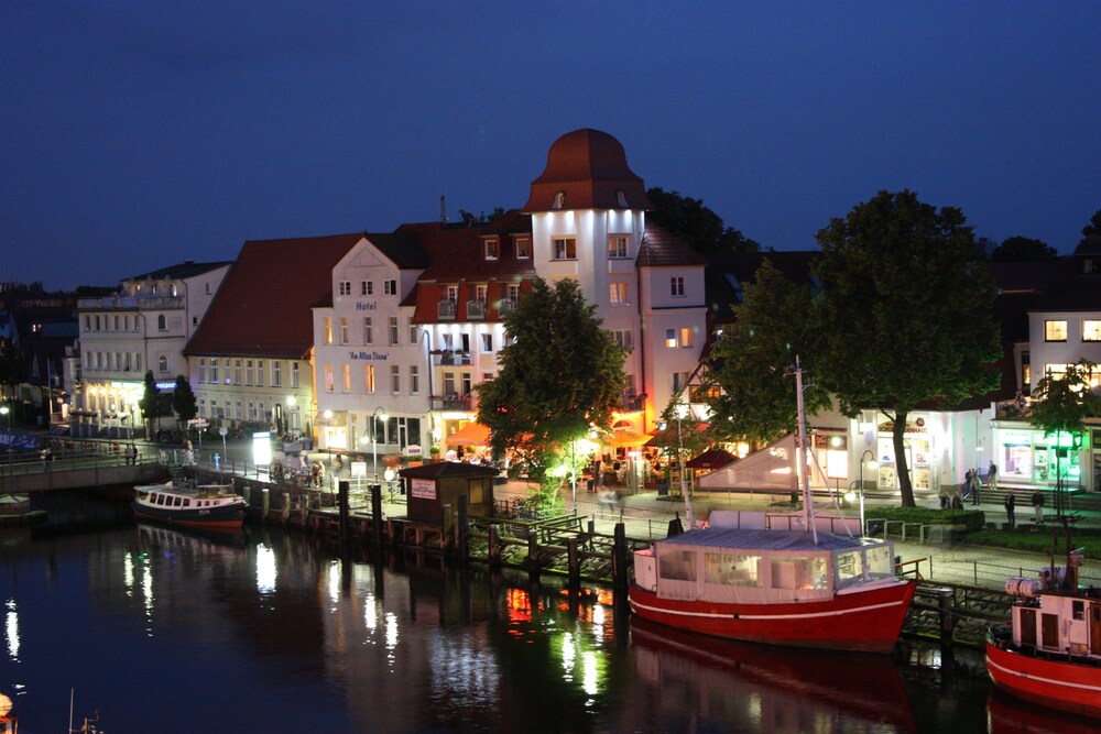 Hotel Front - Evening/Night