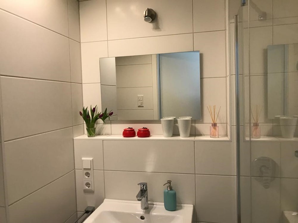 Bathroom amenities