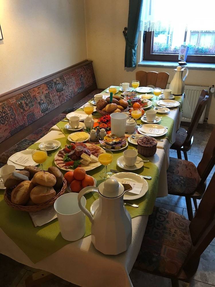Breakfast meal