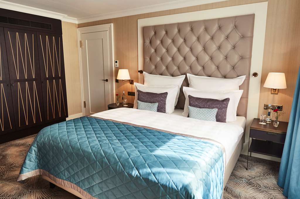 Steigenberger Grandhotel Petersberg, Koenigswinter/Bonn, Germany - Executive Suite
