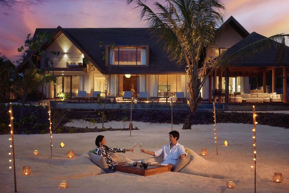 Couples dining