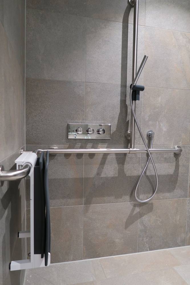 Bathroom amenities