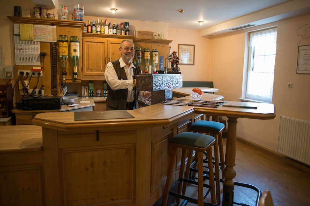 Hotel Bar