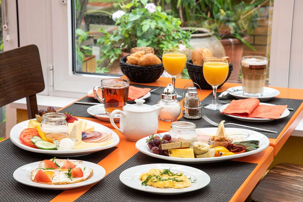 Breakfast TOP EMBRACE Hotel Grenzfall Berlin