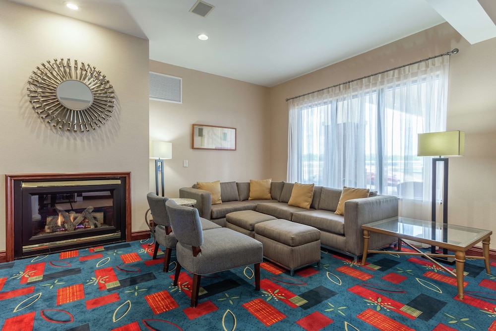 Hampton Inn Jefferson City at Capital Mall - photo 2