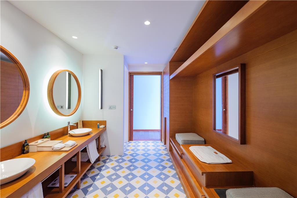 Guest room