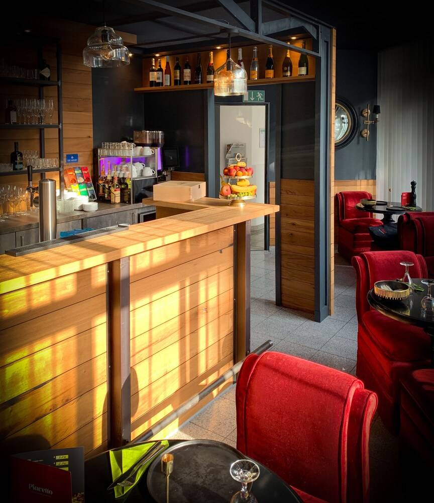 Coffee Shop