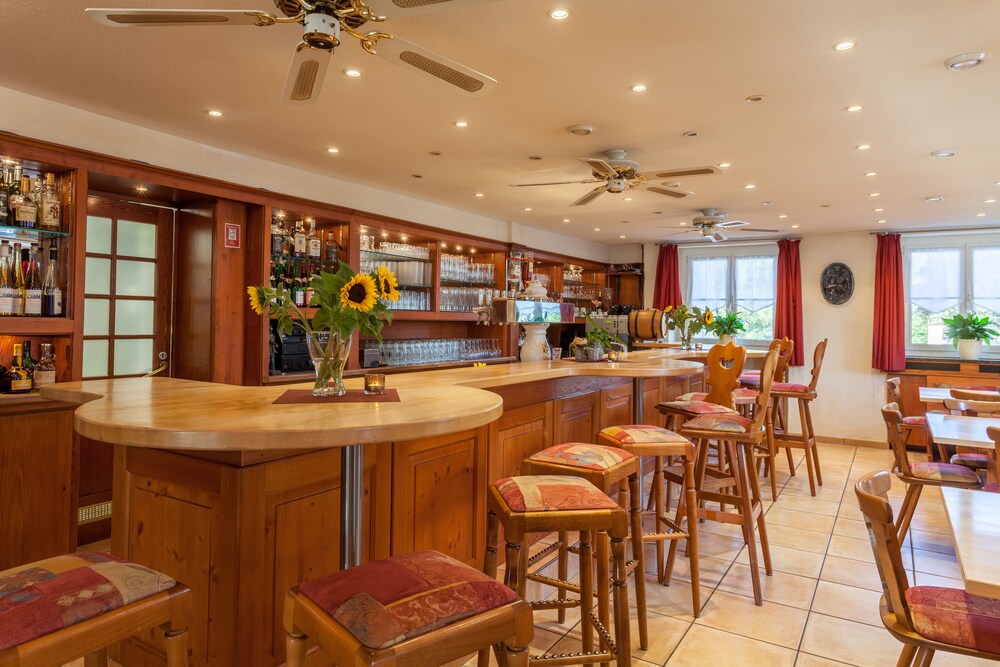 Hotel Bar