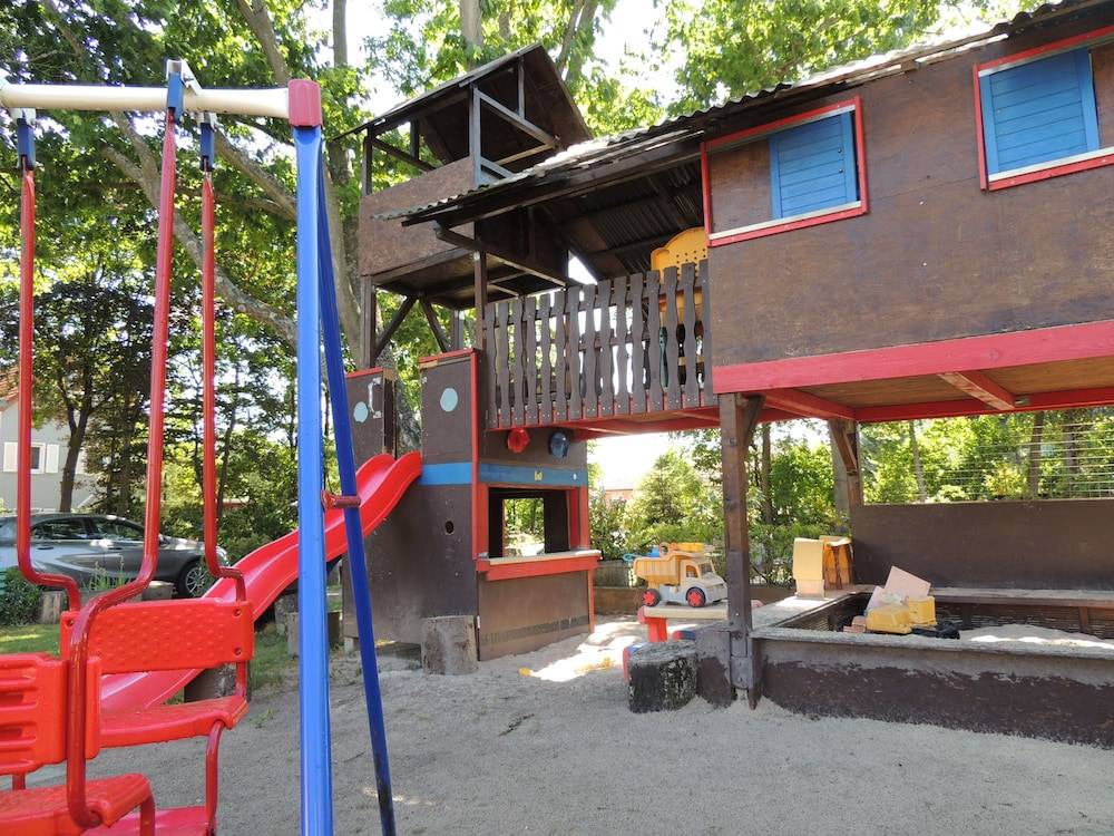 Children's play area - outdoor