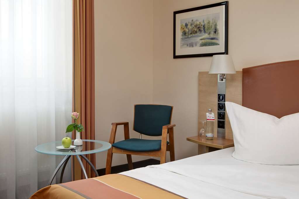 IntercityHotel Berlin-Ostbahnhof, Germany - Business Room