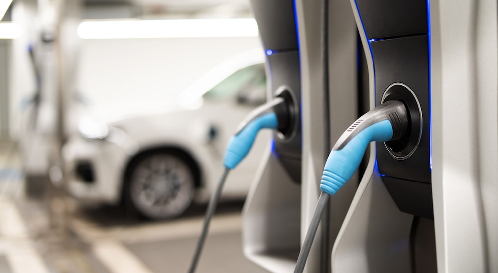 Electric vehicle charging station