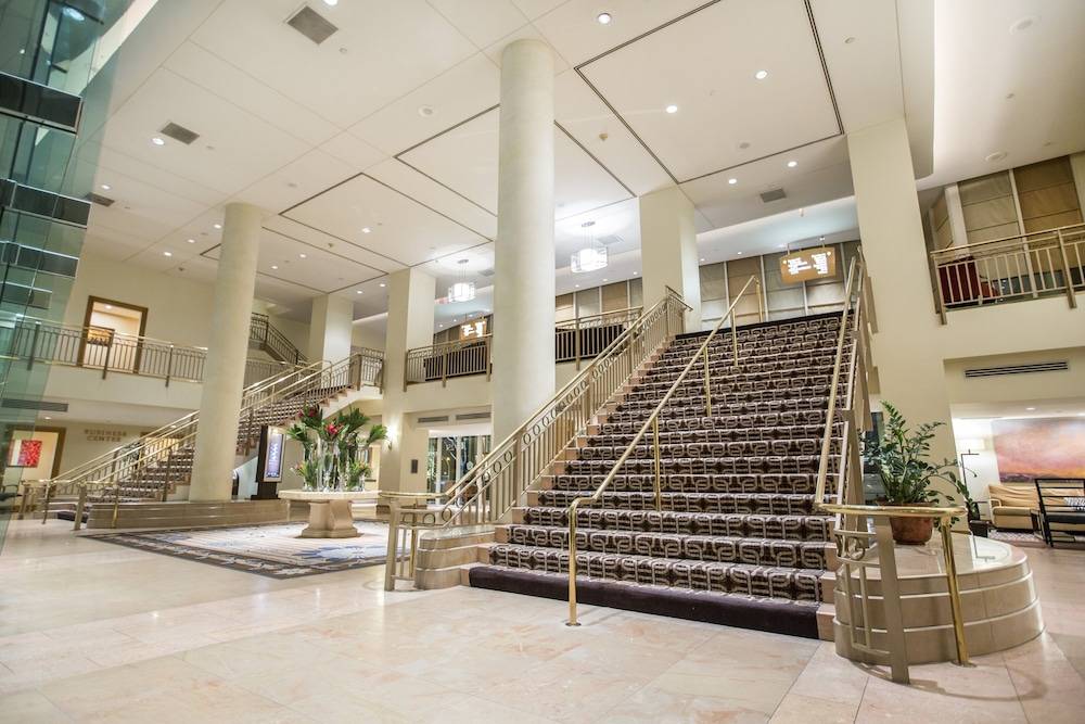 Omni Los Angeles Hotel at California Plaza - photo 3