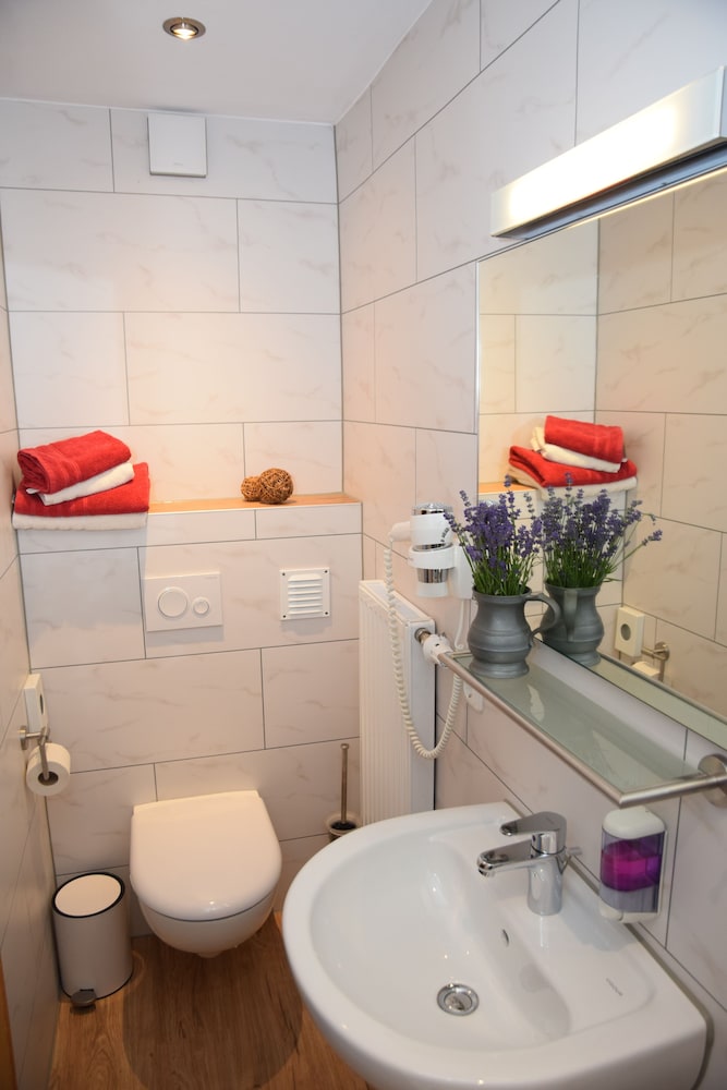 Bathroom amenities