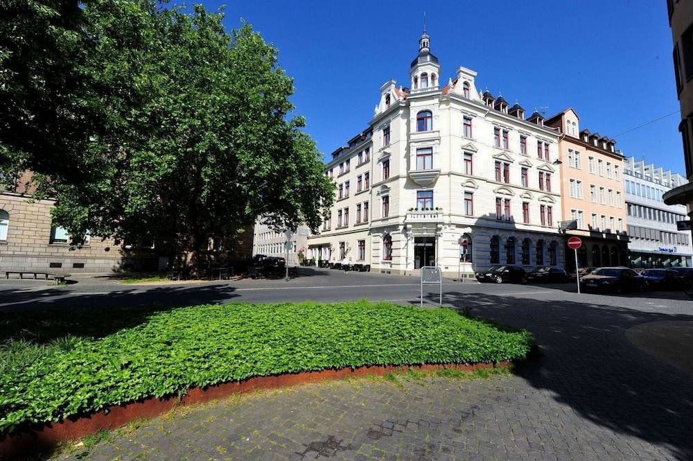Frühlings Hotel