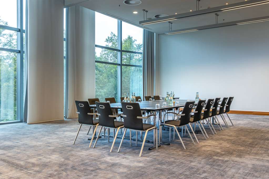 Wallstreet meeting room boardroom seating