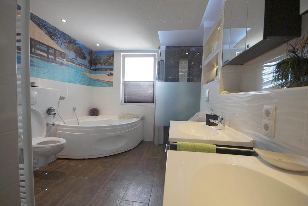 Jetted tub